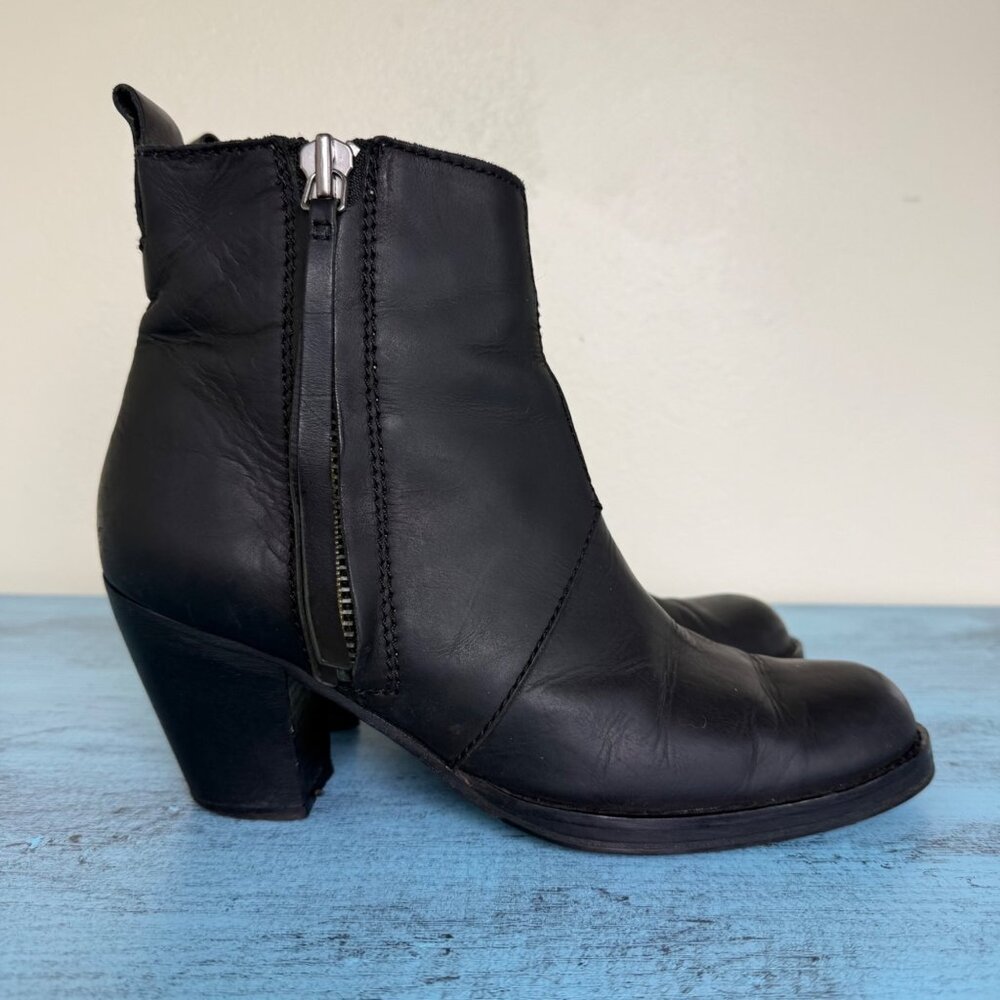 Acme Studios Black Leather Pistol Ankle Boot Side Zipper EU Sz 40